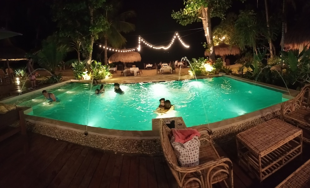 Las Cabanas Beach Resort 3/65