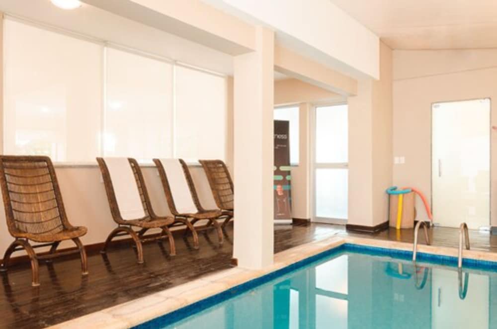 Sunset Beach Hotel 34/68