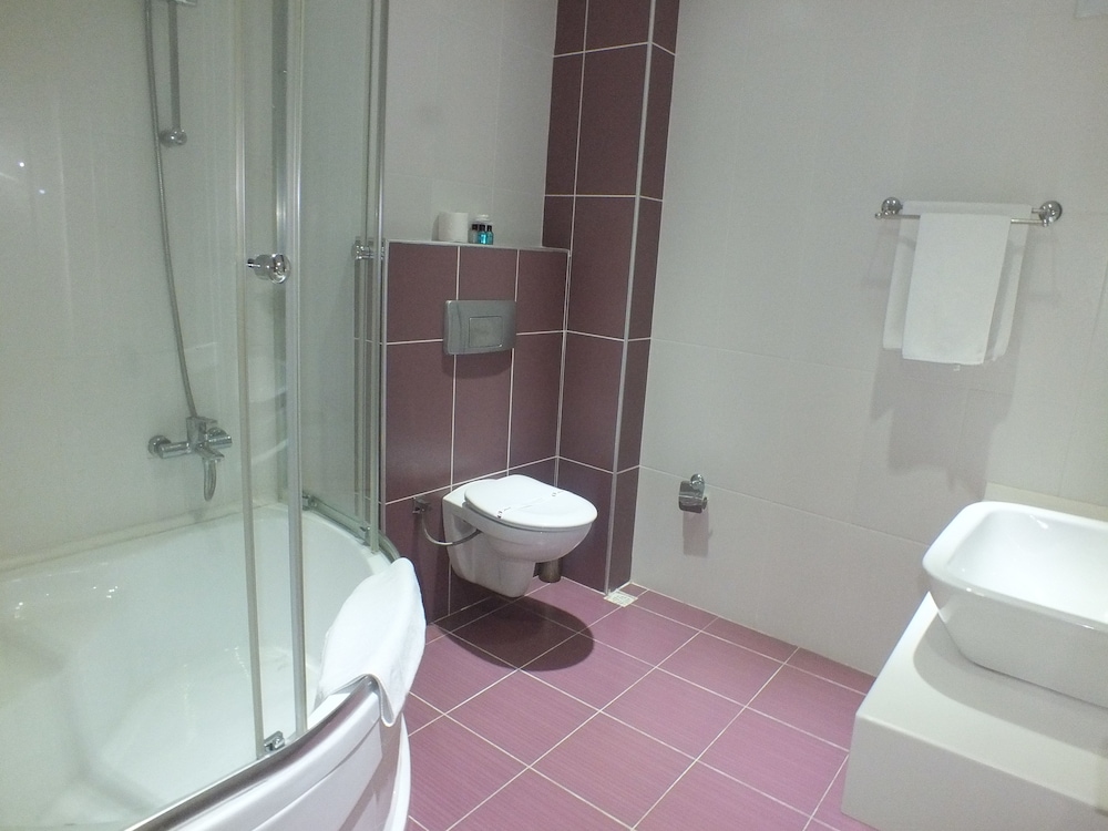 Grand Ahos Hotel Spa 27/28