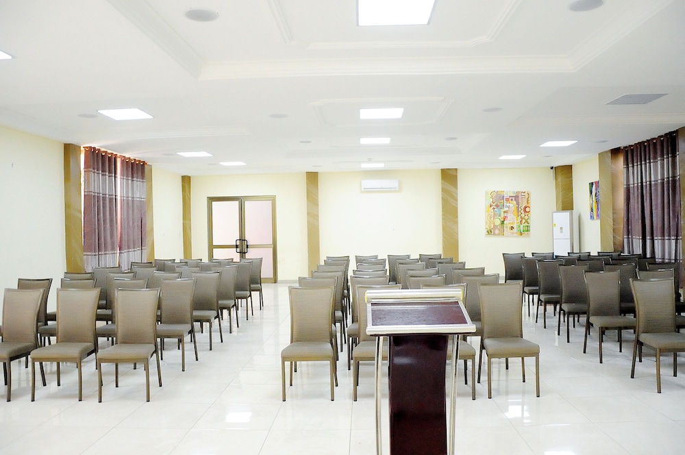 Tomreik Hotel 43/55