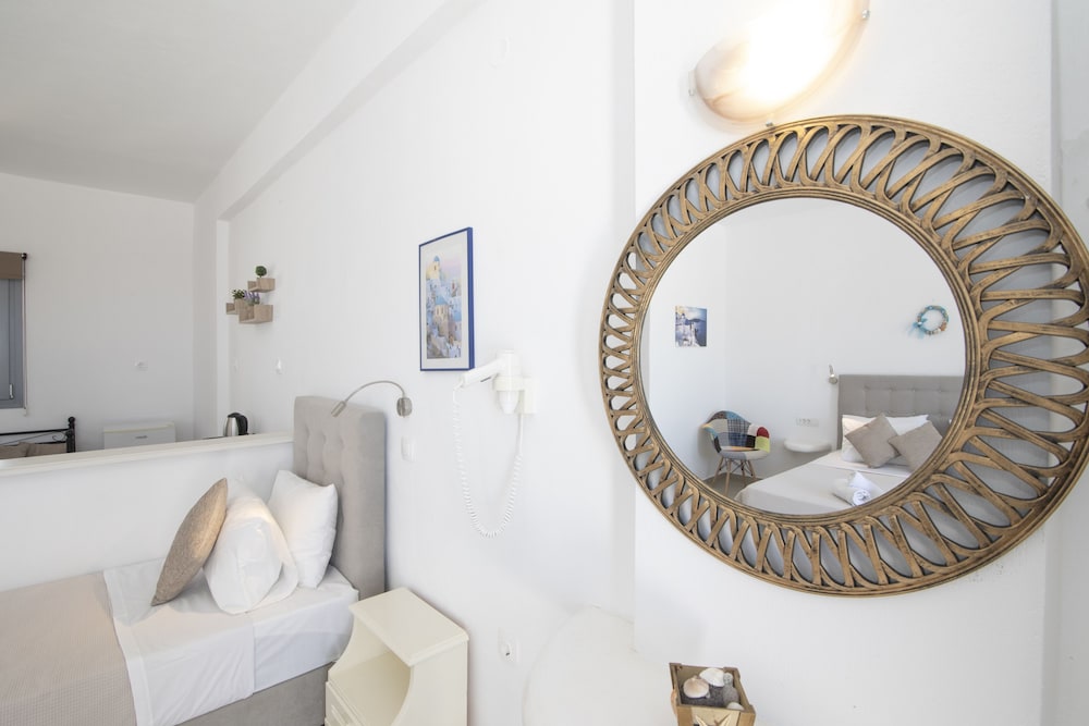 Thira S Dolphin Hotel 22/72