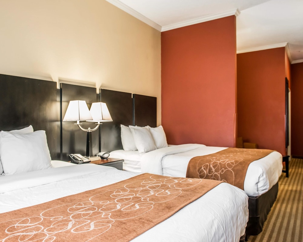 Comfort Suites Panama City Near Tyndall AFB 16/43