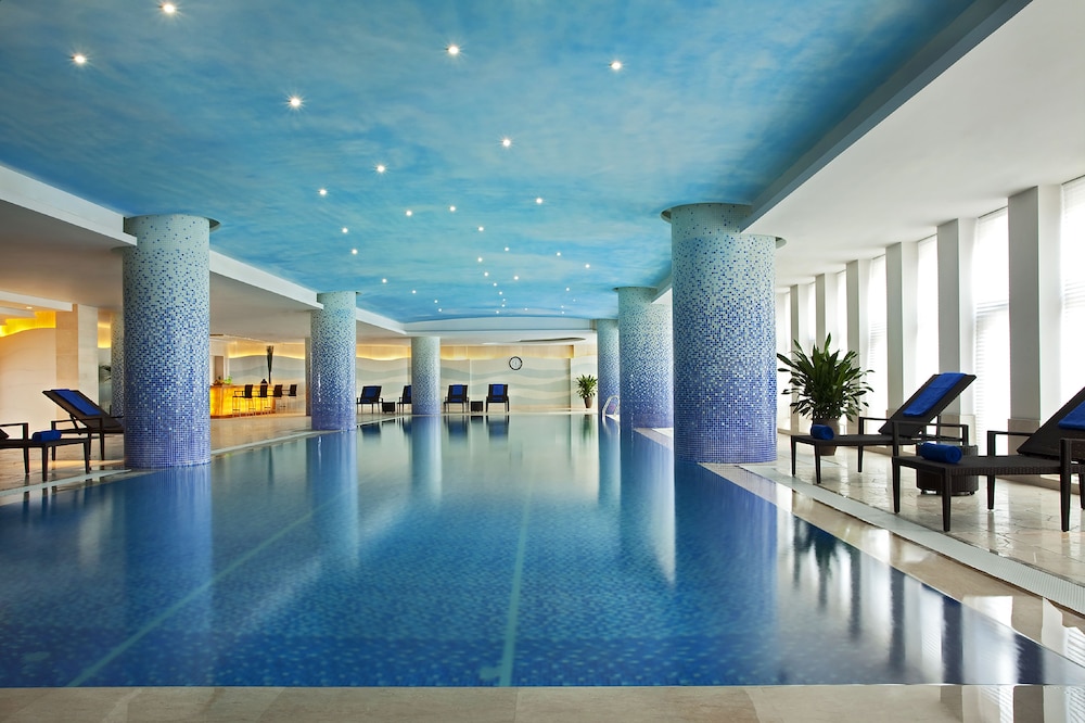 Crowne Plaza Tianjin Binhai Center 36/64