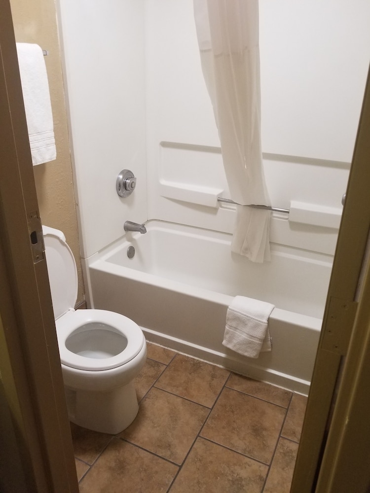 Days Inn By Wyndham Kennesaw 14/23