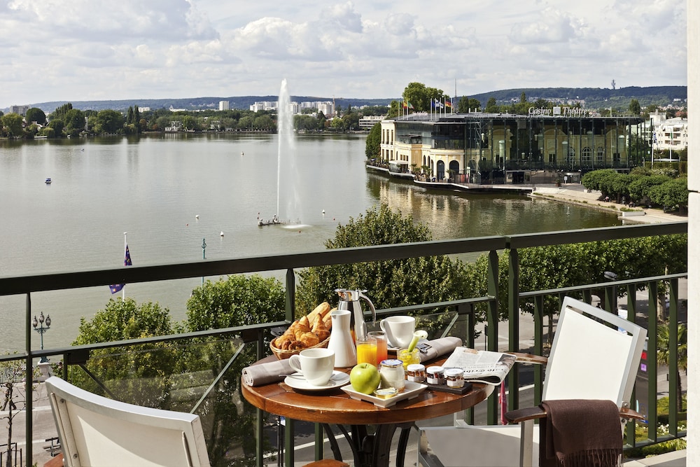Hotel Barriere Le Grand Hotel Enghien Les Bains 29/33
