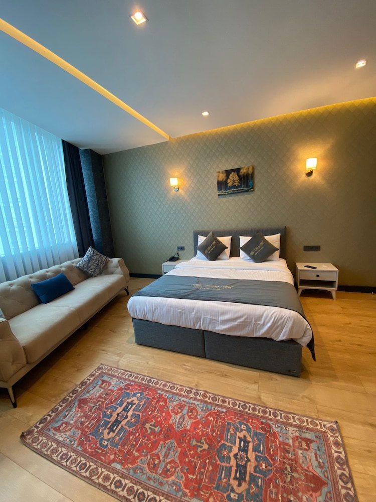 Hmz Luxury Hotel 5/29