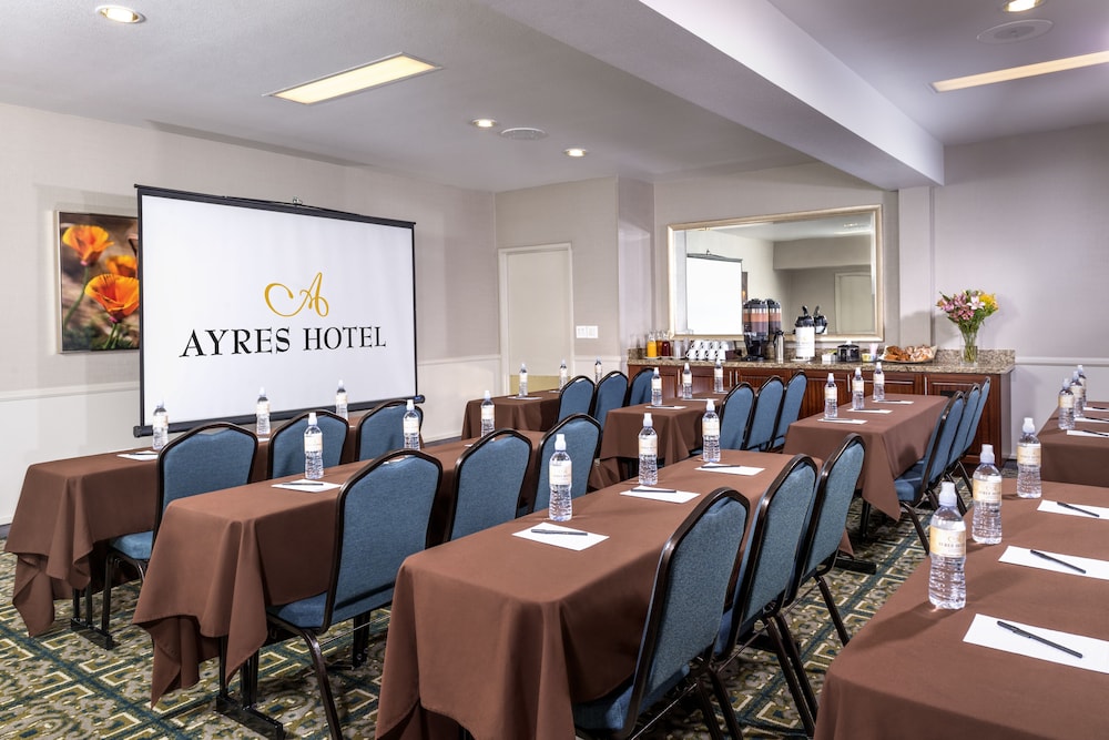 Ayres Suites Diamond Bar 54/65