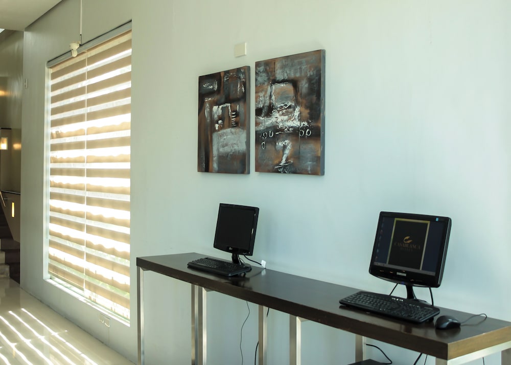 Casablanca Suites Near Airport 54/59