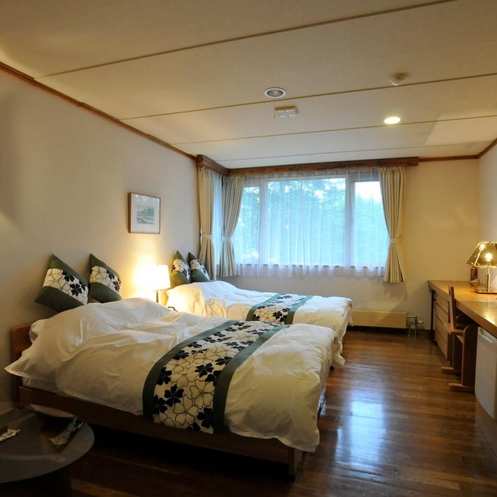 Standard, Twin Beds, Lake View