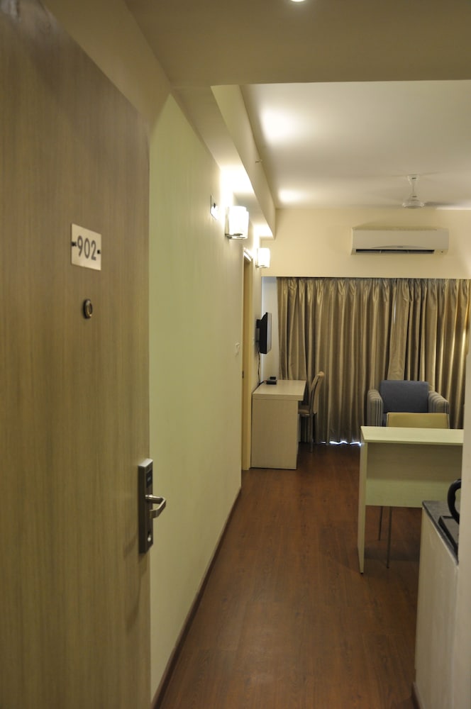 Starlit Suites 20/50