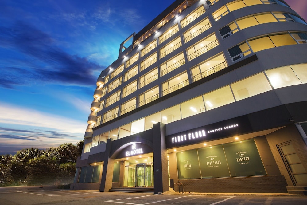 El Hotel 1/49
