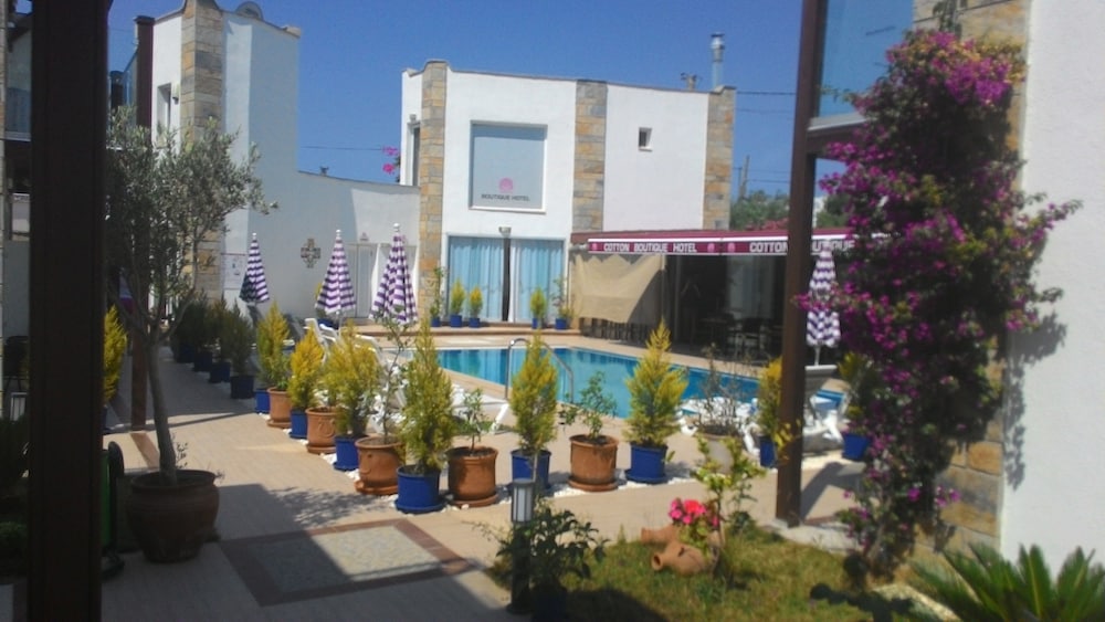 Cotton Boutique Hotel 7/34