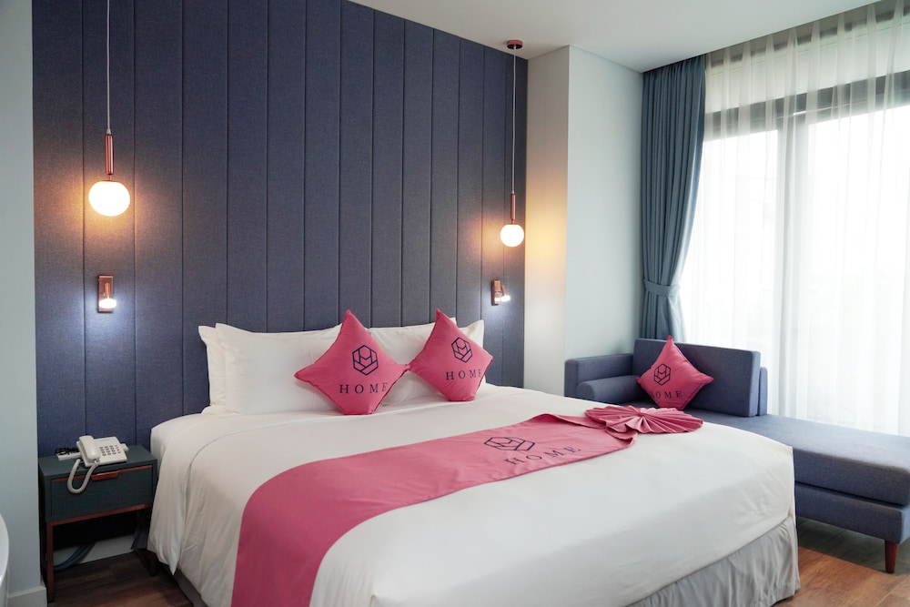 HOME Hotel 3/35