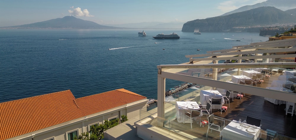 Hotel Continental Sorrento 70/73