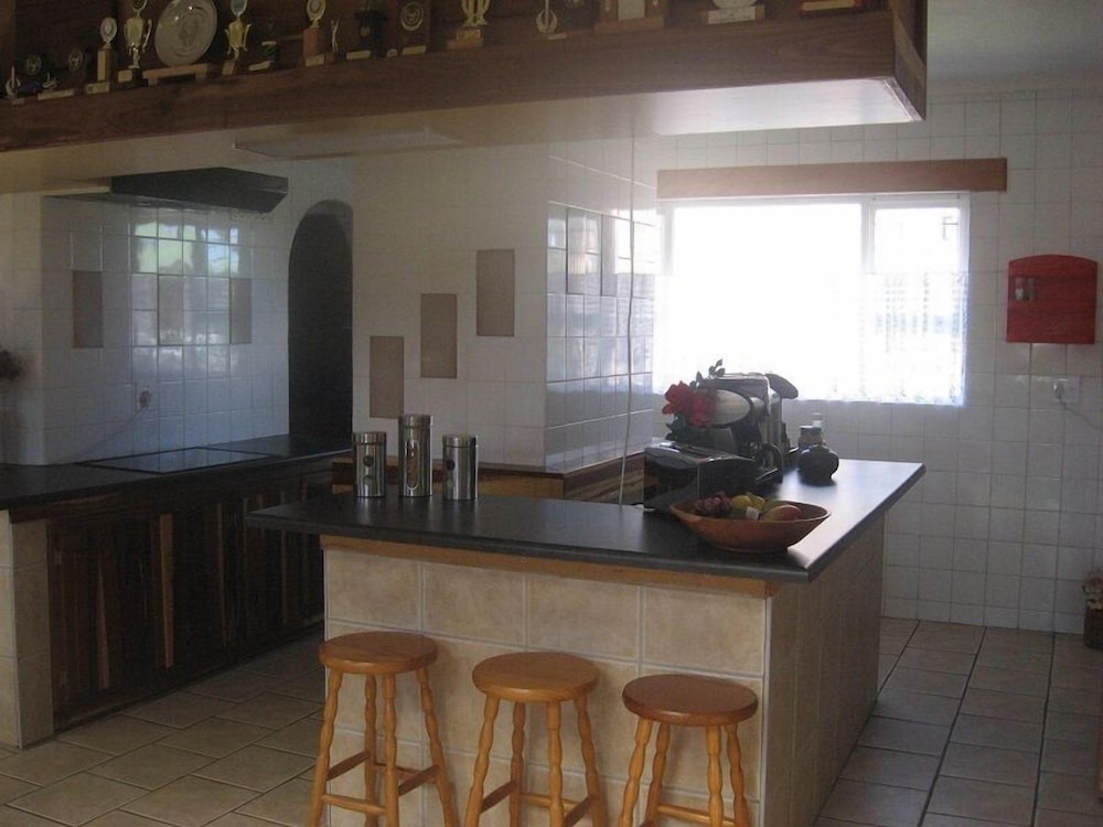 Dolphin View Guesthouse 30/50