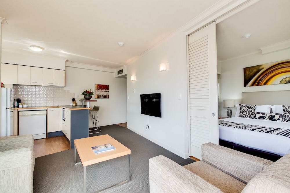 CENTRAL COSMO APARTMENTS 29/63