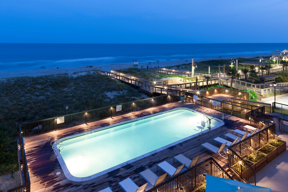 HAMPTON INN AND SUITES CAROLINA BEACH OCEANFRONT
