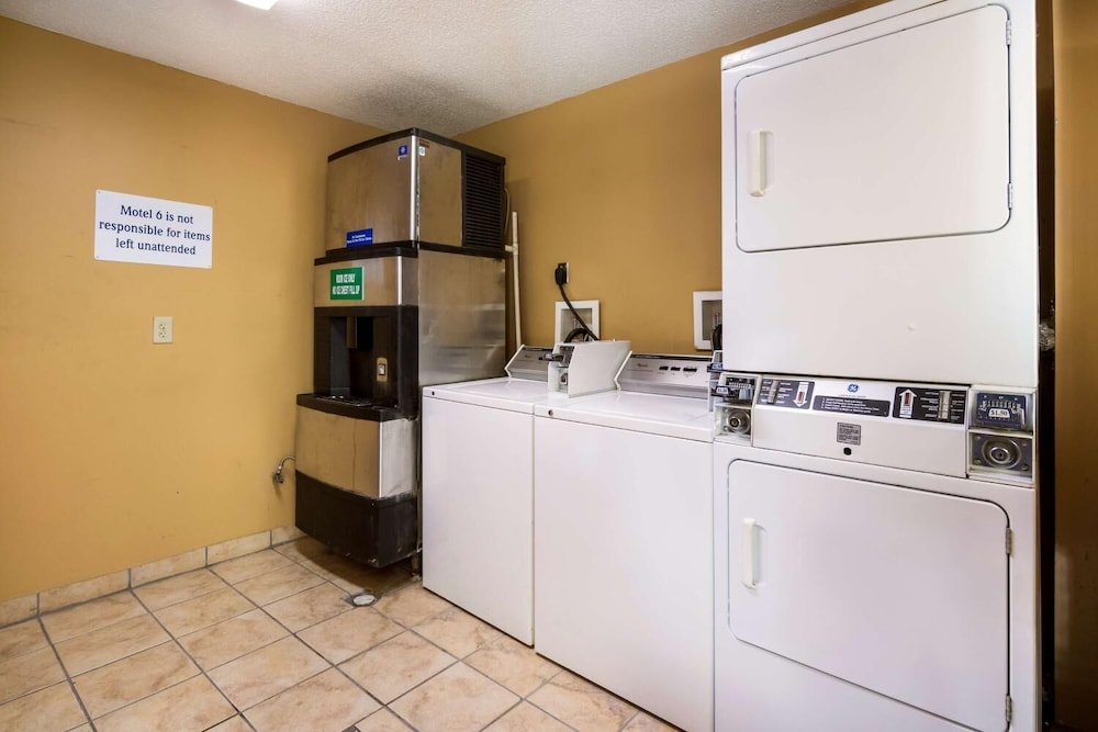 Rodeway Inn and Suites Macon 8/45
