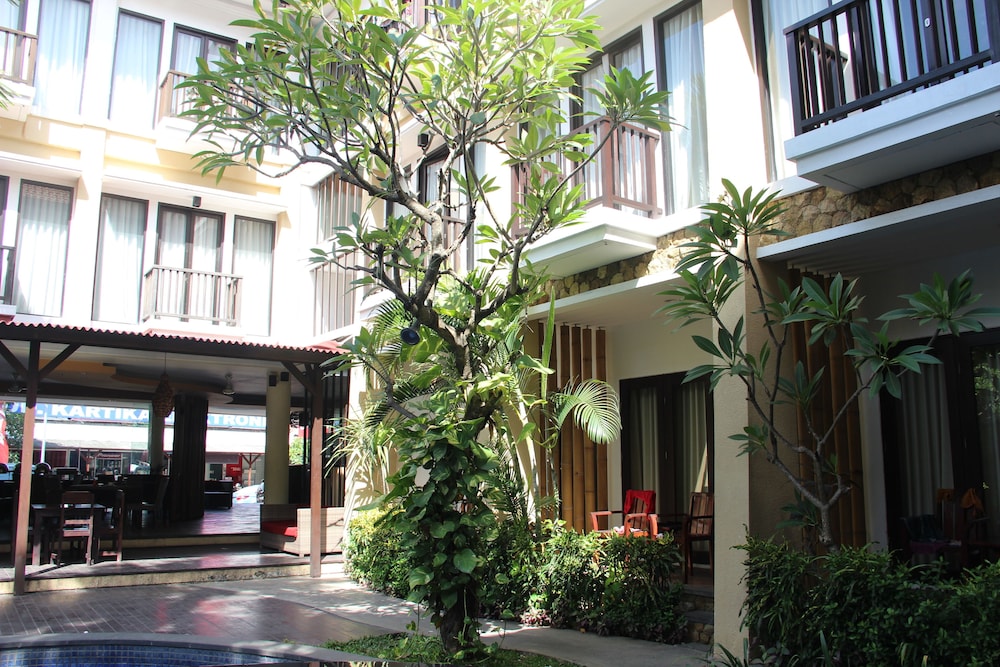 SURIS BOUTIQUE HOTEL 3/50
