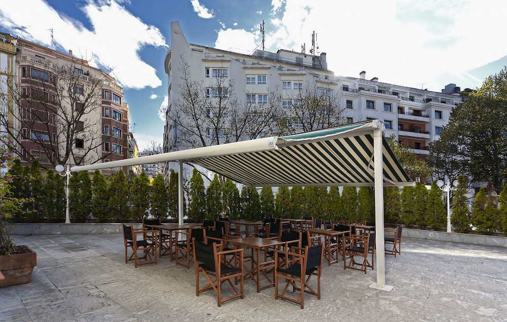 Hotel ILUNION San Sebastian photo2