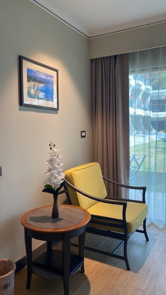 Amora Beach Resort Phuket 53/75