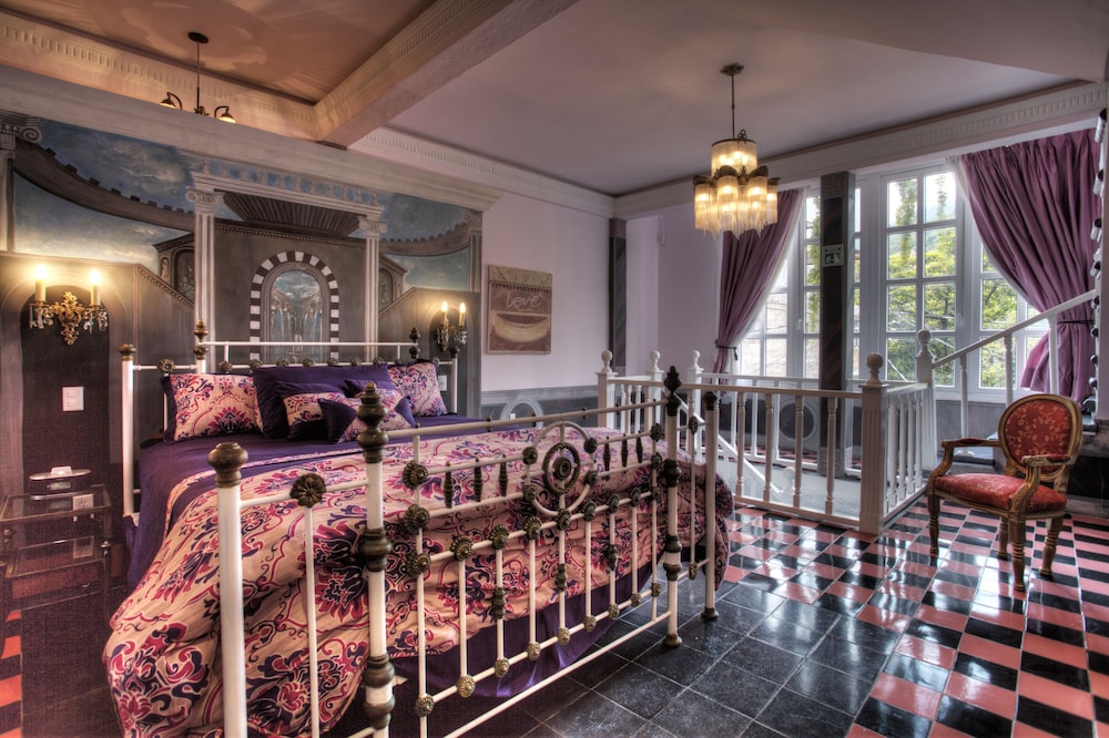 Rivera del Rio Boutique Hotel 65/81