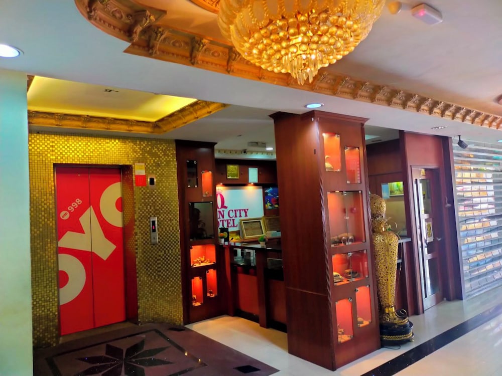 OYO 998 Queen City Hotel 11/50