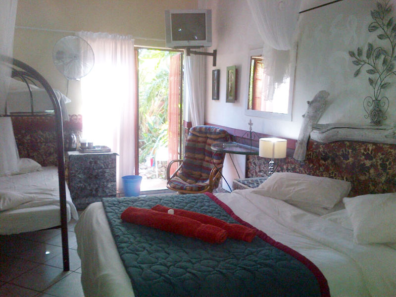 Golden Lantern Guest Lodge 3/15