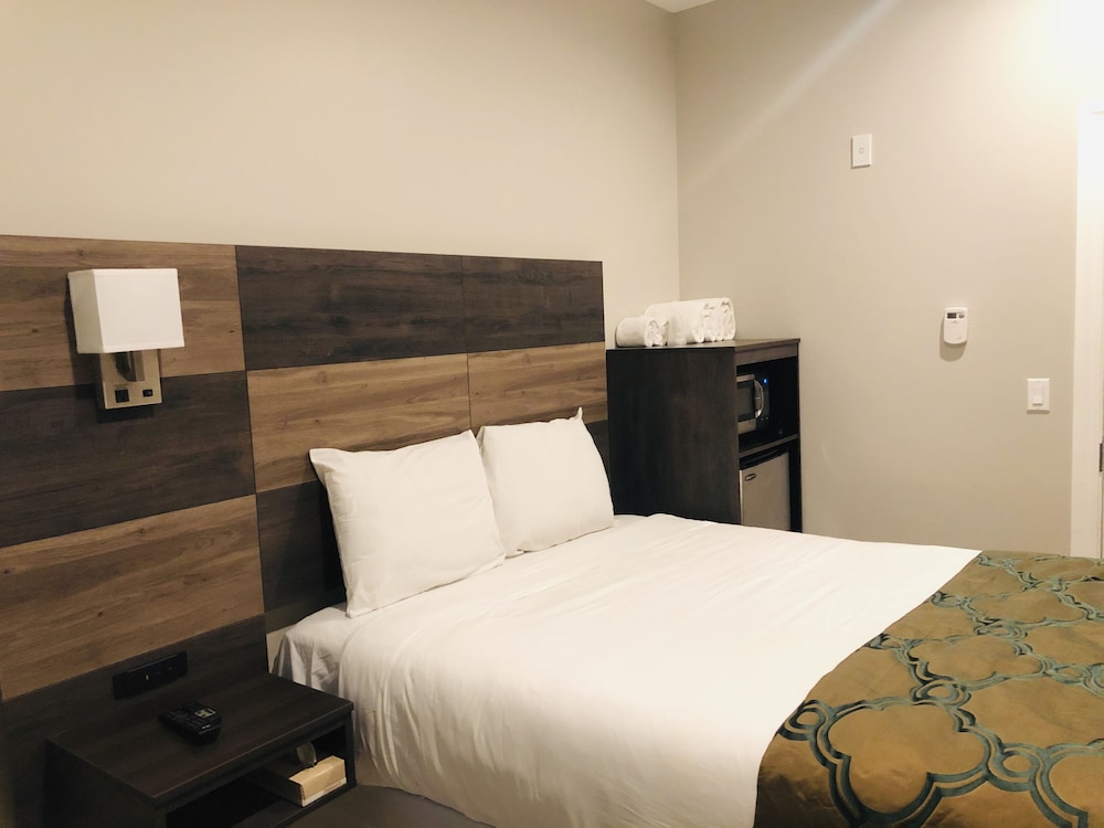 Bay Hotel 10/44