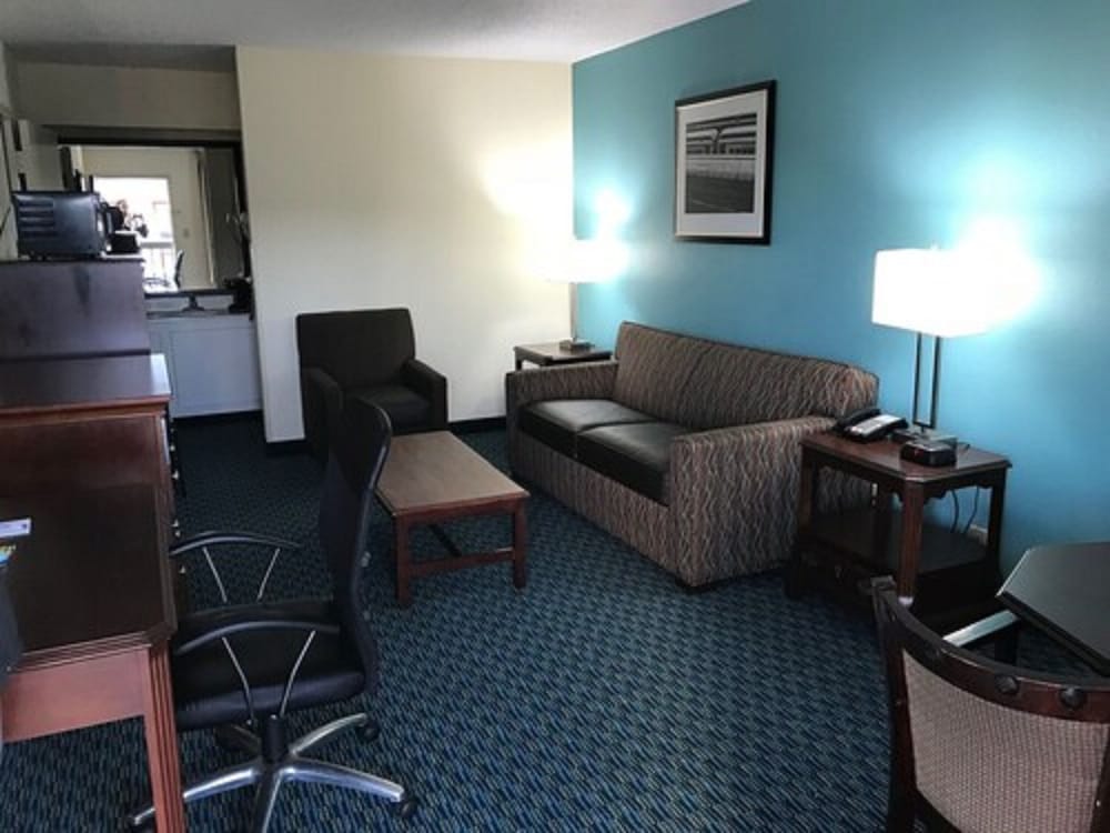 Baymont by Wyndham Florence, SC 18/23