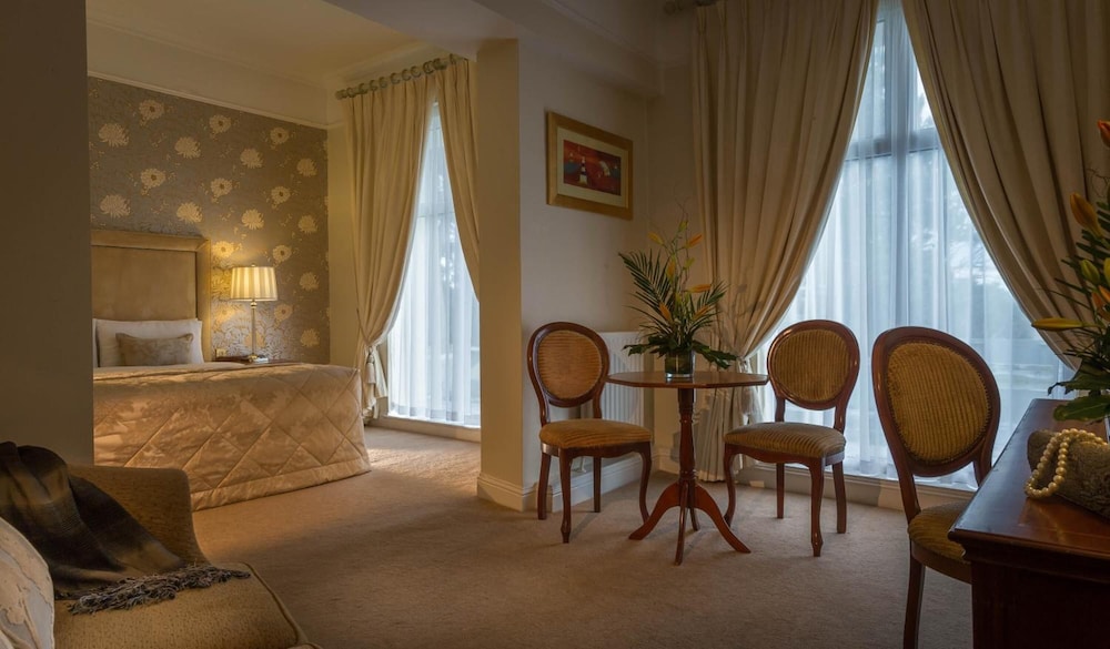 Marine Hotel 30/54
