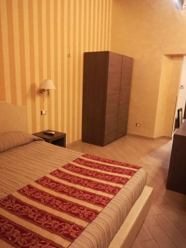 Excellence Suite 36/70