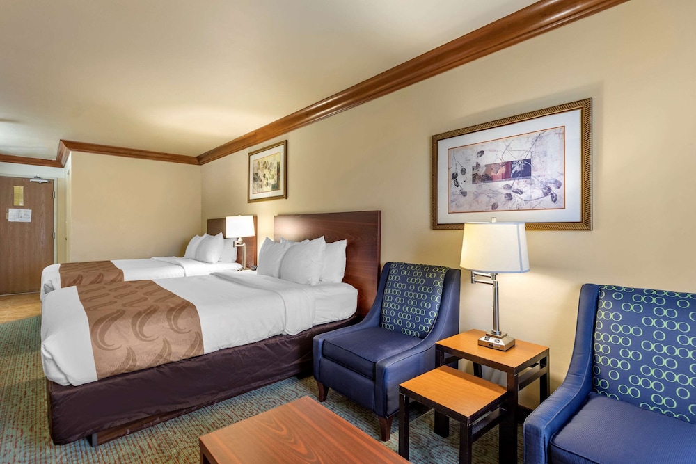 Quality Inn & Suites Denver International Airport 11/42