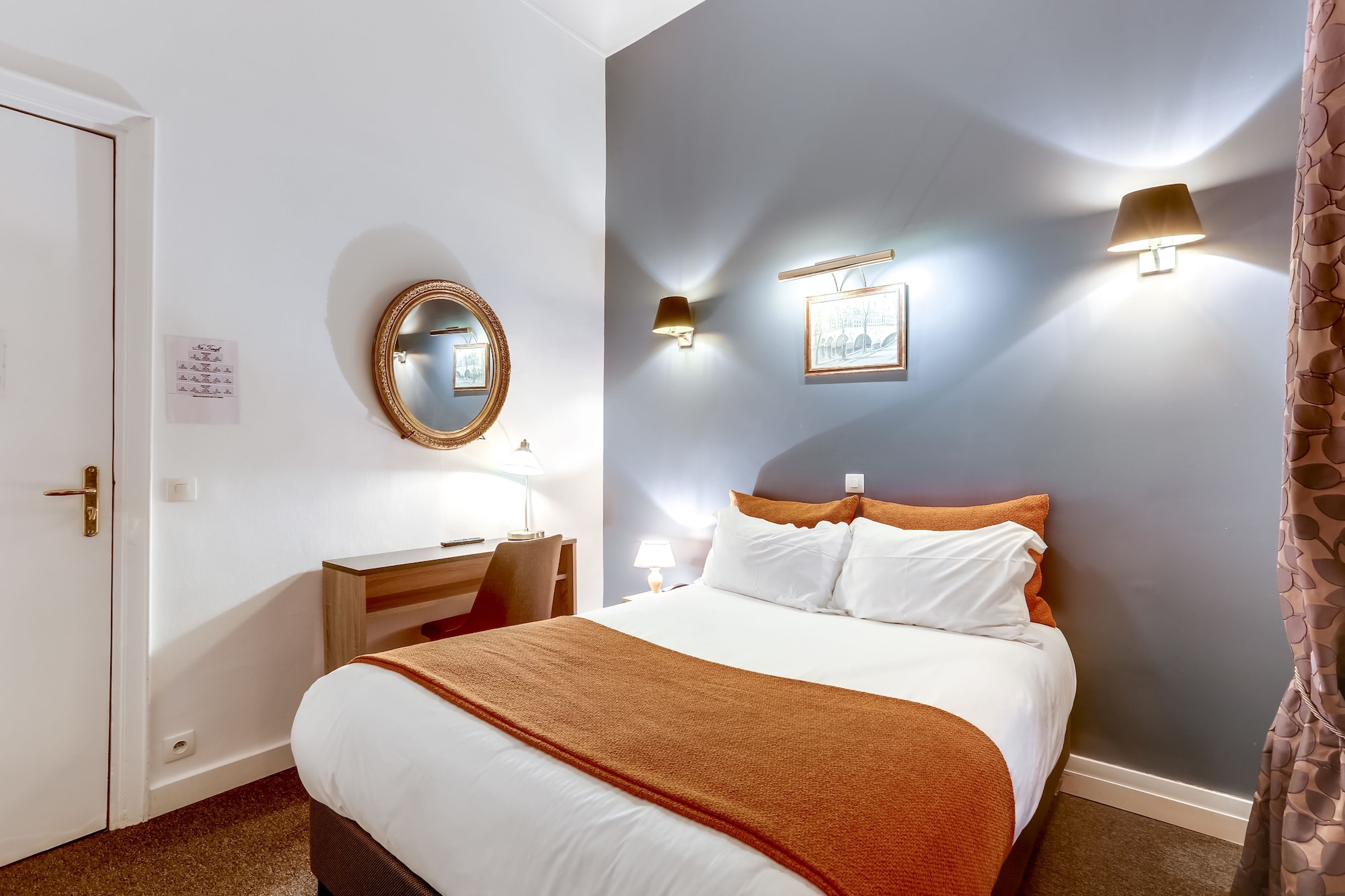 ROOM, SINGLE