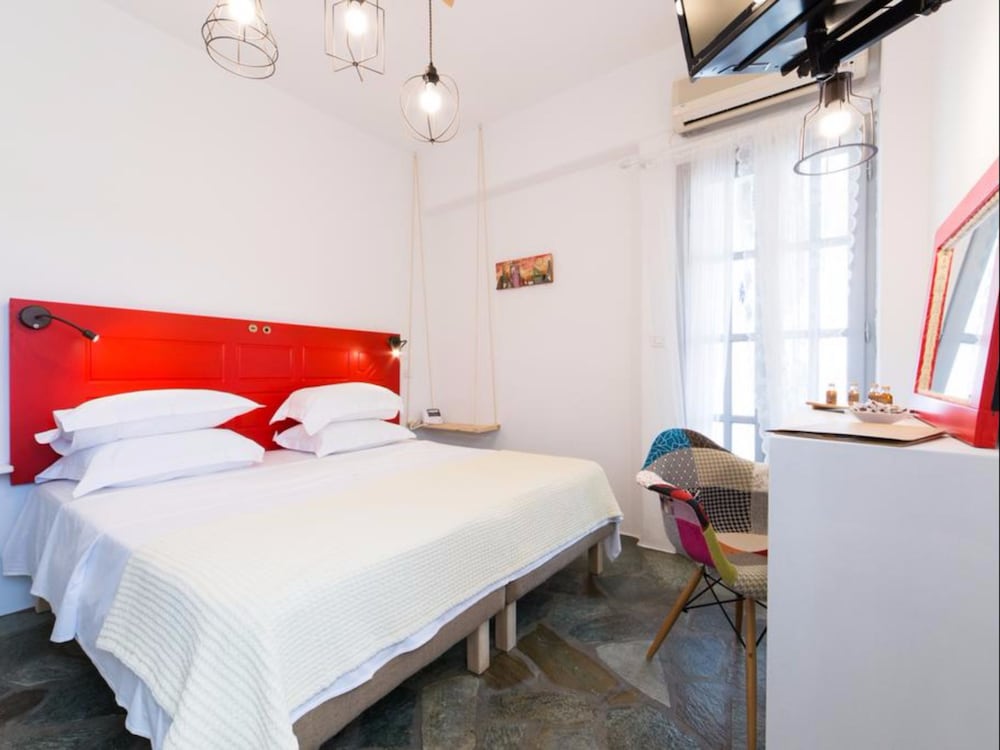 RED, STANDARD, DOUBLE BED