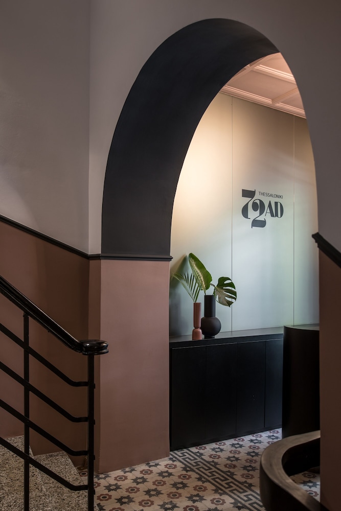 72 AD Suites 13/57