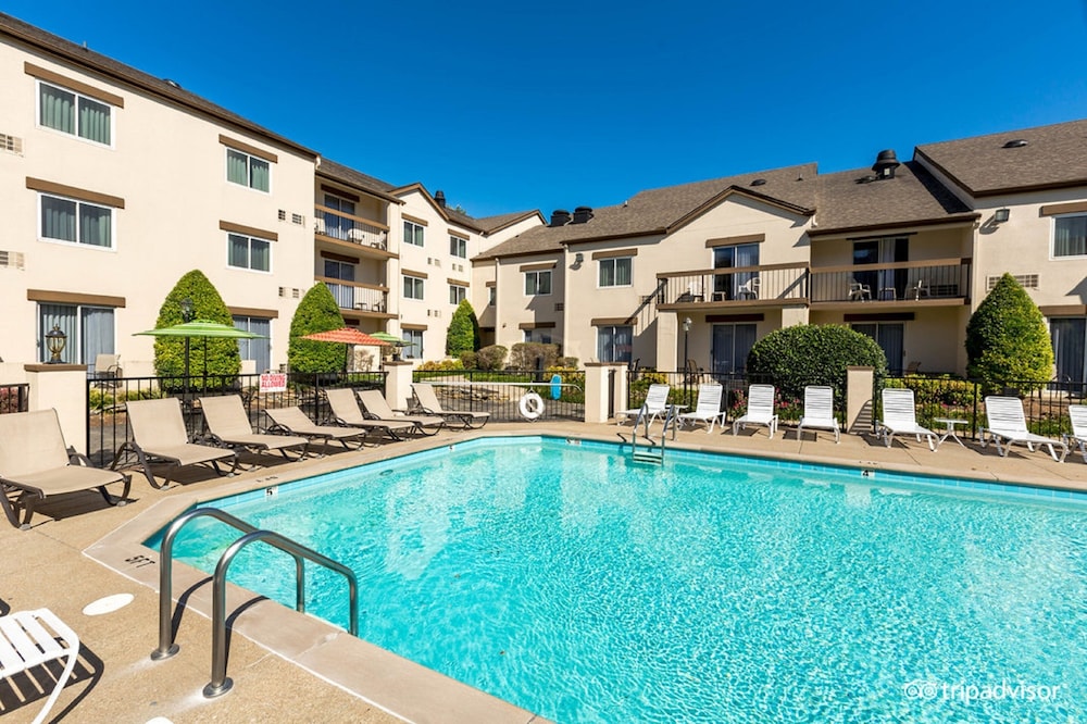 Club Hotel Nashville Inn Suites 5/67