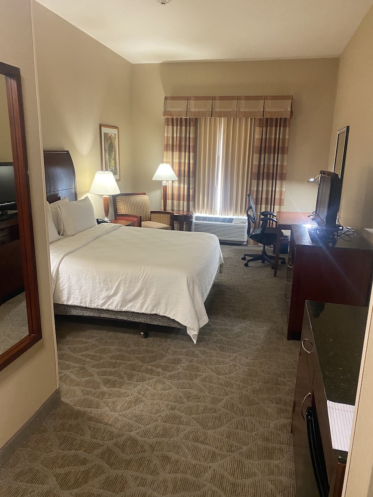 Hilton Garden Inn Palmdale 12/64