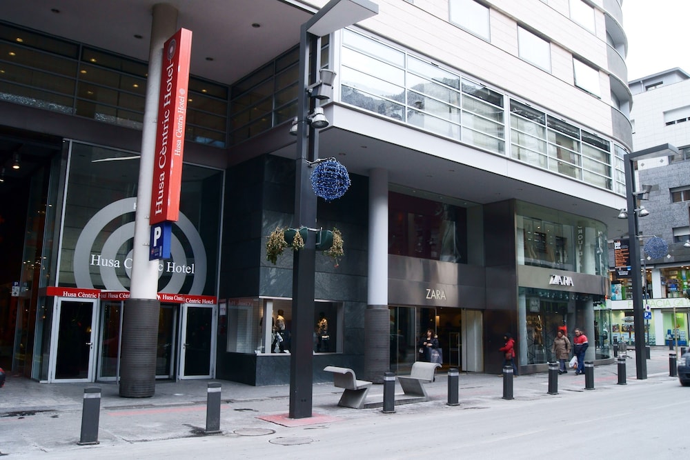 Yomo Centric Hotel 3/50