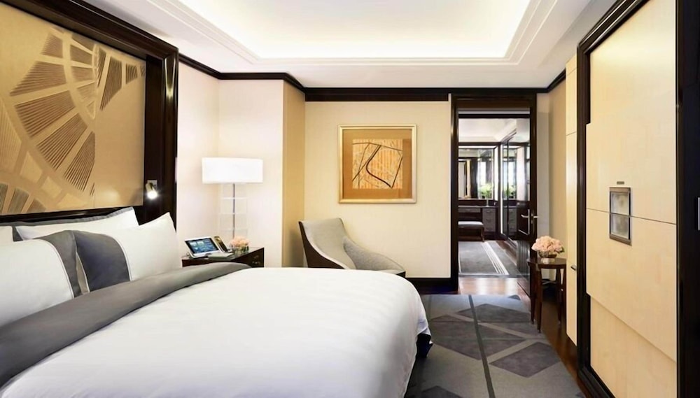 The Peninsula Paris 13/56