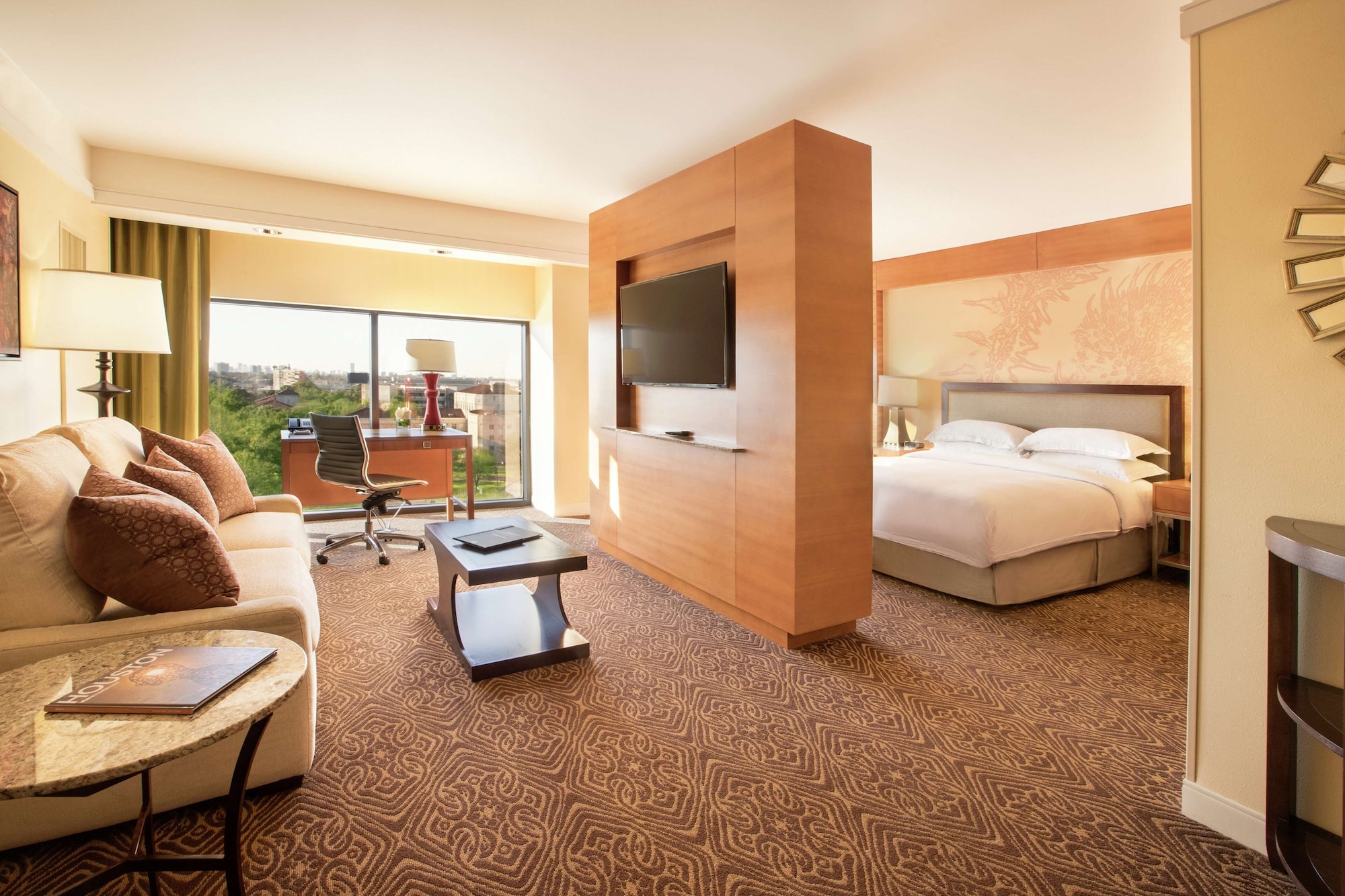ROOM, KING BED, CITY VIEW, ACCESSIBLE