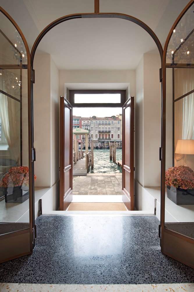H10 Palazzo Canova 49/75