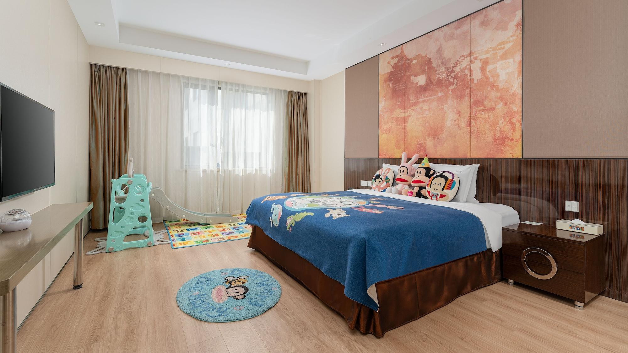 1 Bedroom, Kids Suite, Theme, Living Area