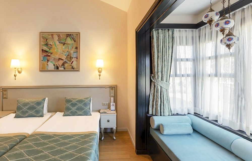 Starlight Resort Hotel 62/82