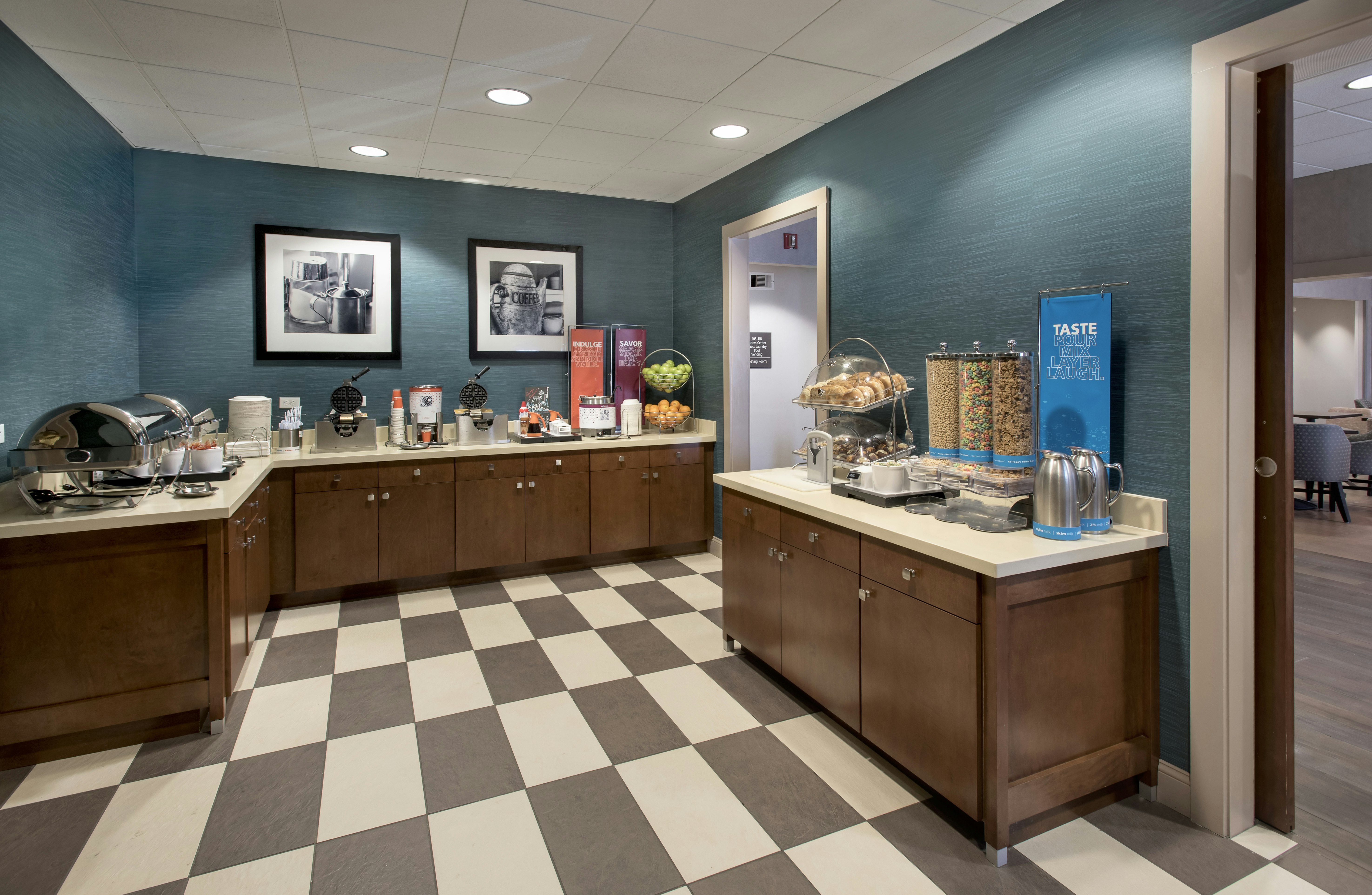 Hampton Inn Boston Logan Airport 8/38