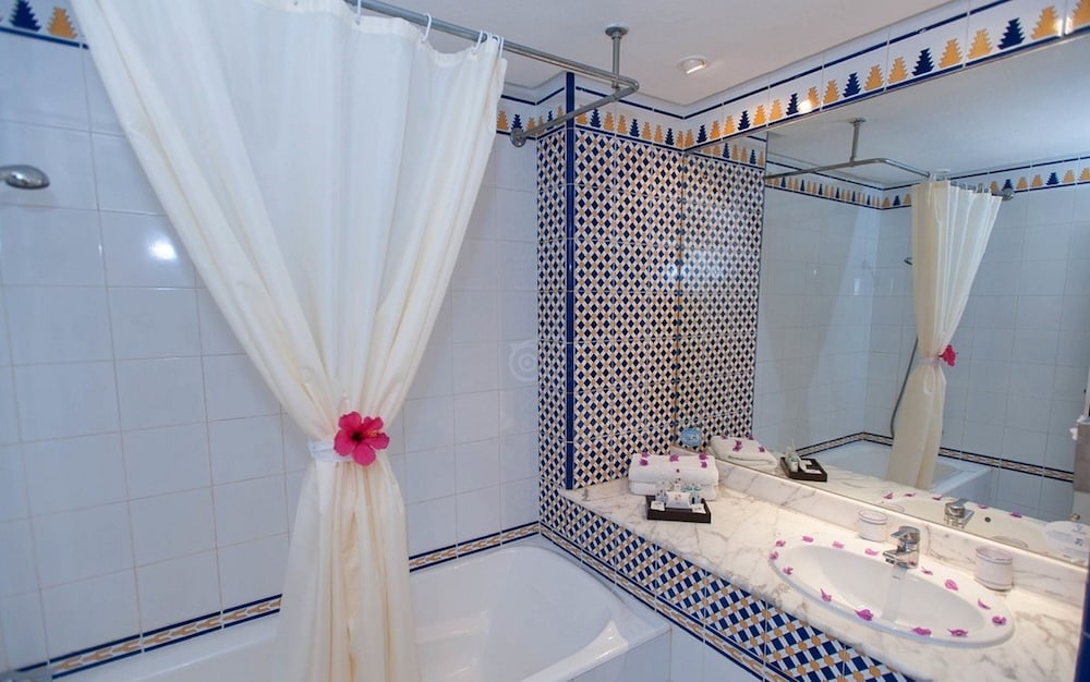 Odyssee Resort and Thalasso 50/50