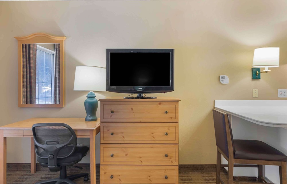 Extended Stay America - Detroit - Auburn Hills-University Dr 37/45