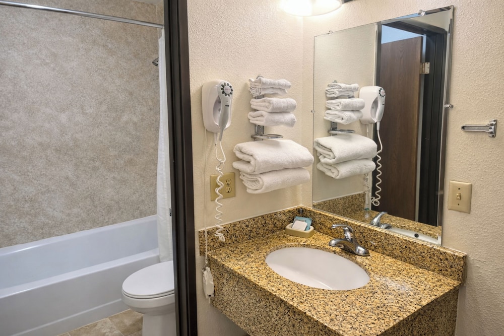 Lone Tree Inn Sidney By Hotel O 47/53