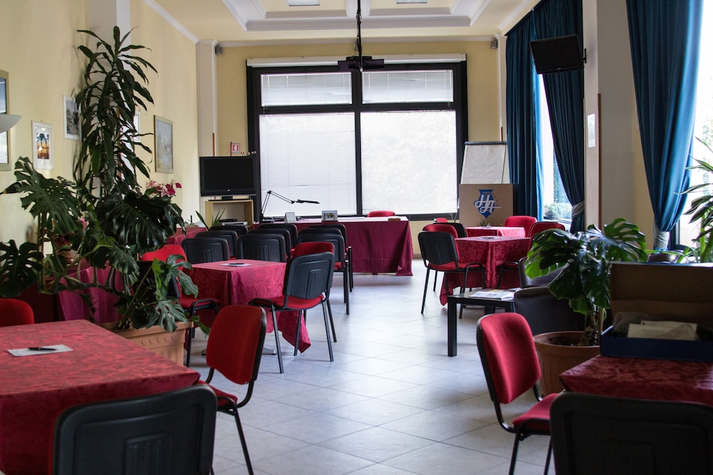 HOTEL DEGLI AMICI 35/42