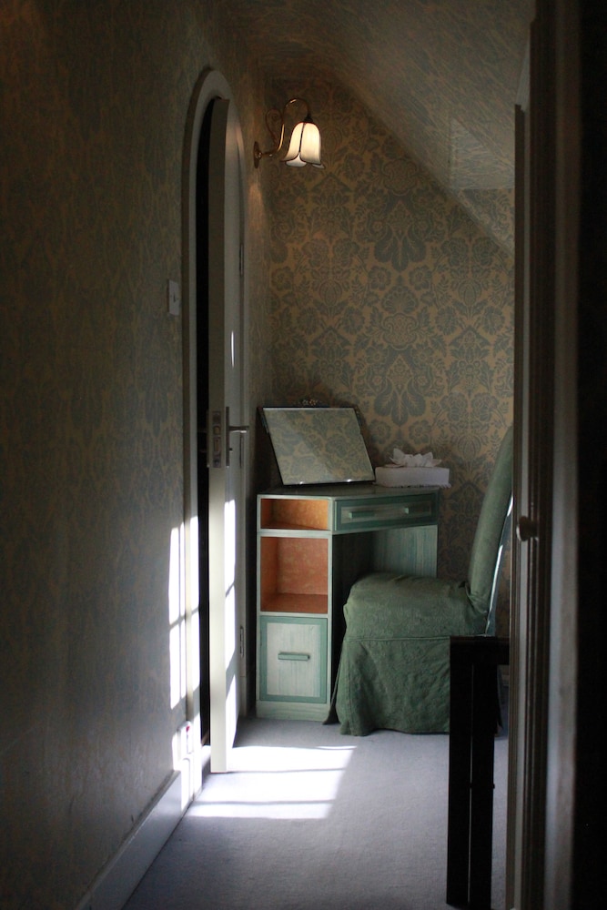 ROMAN CAMP HOTEL 18/72